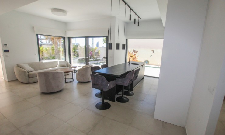 Resale - Villa -
Finestrat - Golf Bahia