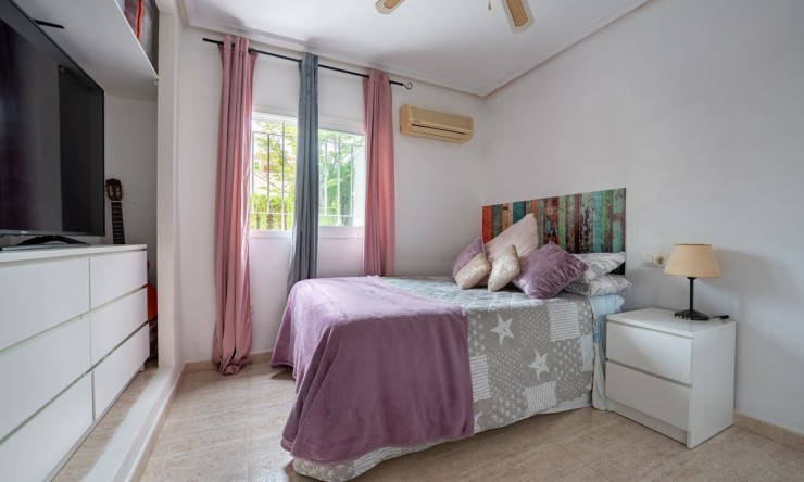 Resale - Rustic House -
Orihuela Costa - La Florida