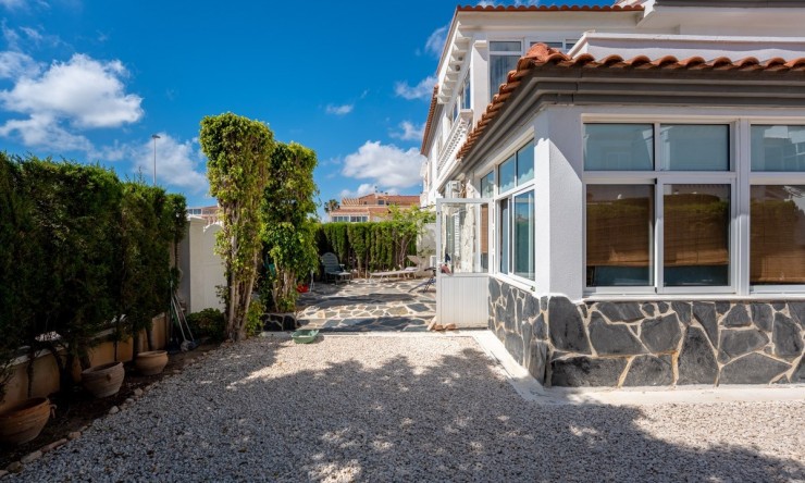 Resale - Rustic House -
Orihuela Costa - La Florida