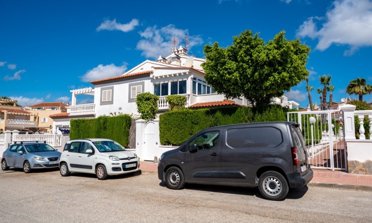 Resale - Rustic House -
Orihuela Costa - La Florida