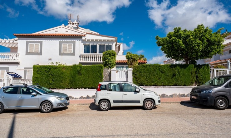 Resale - Rustic House -
Orihuela Costa - La Florida