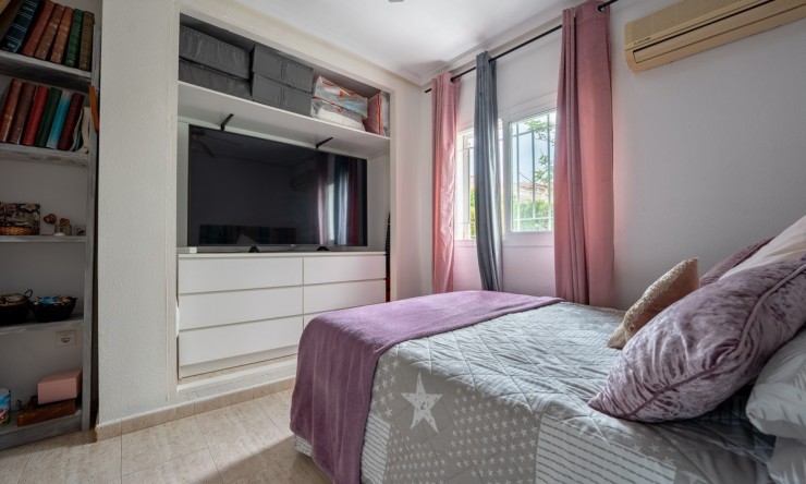 Resale - Rustic House -
Orihuela Costa - La Florida