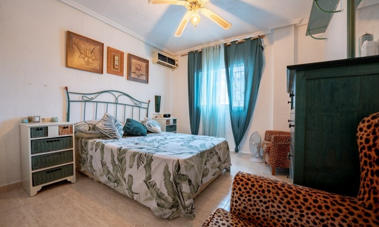 Resale - Rustic House -
Orihuela Costa - La Florida