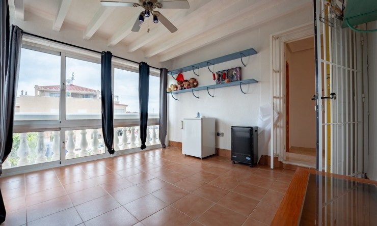 Resale - Rustic House -
Orihuela Costa - La Florida