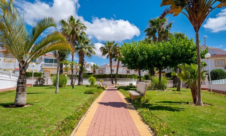 Resale - Rustic House -
Orihuela Costa - La Florida