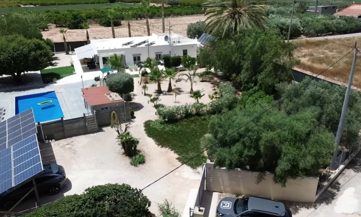 Revente - Villa -
Crevillente