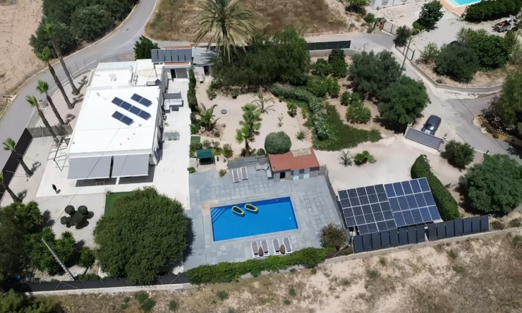 Revente - Villa -
Crevillente