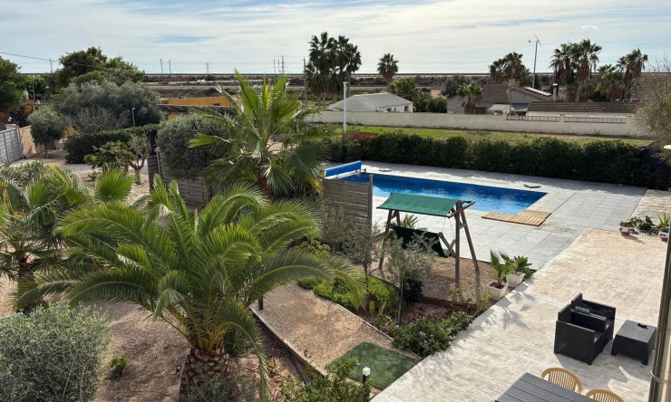 Revente - Villa -
Crevillente