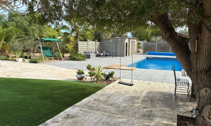 Revente - Villa -
Crevillente