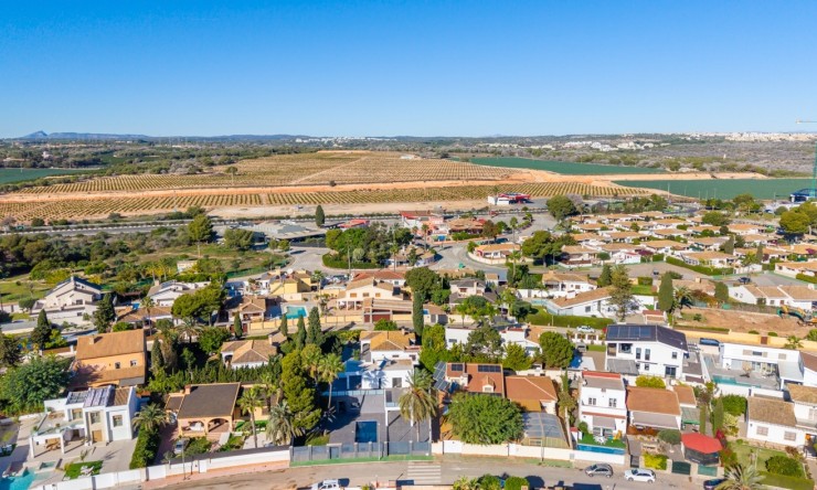 Reventa - Villa -
Campoamor