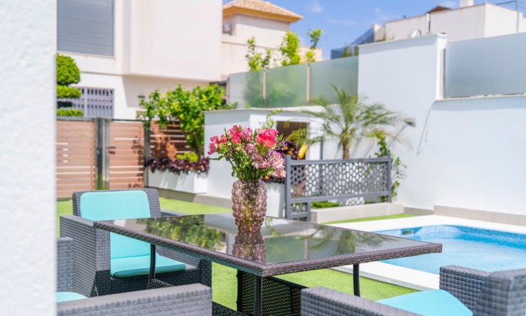 Reventa - Villa -
Torrevieja
