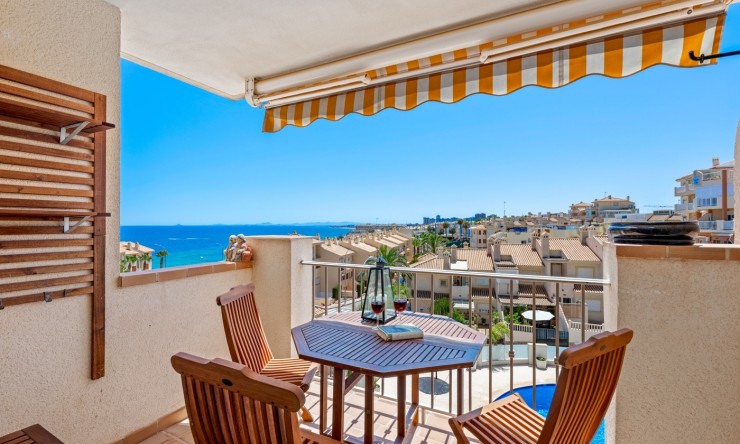 Reventa - Apartamento -
Cabo Roig