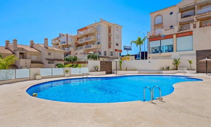 Reventa - Apartamento -
Cabo Roig