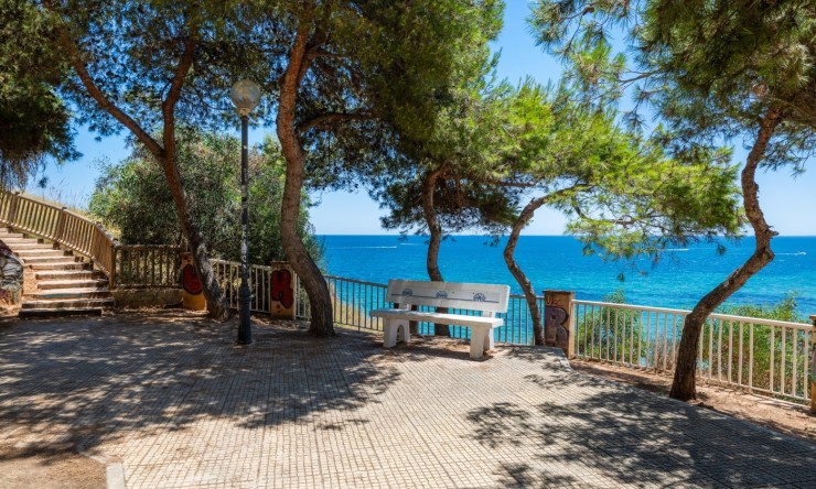 Reventa - Apartamento -
Cabo Roig