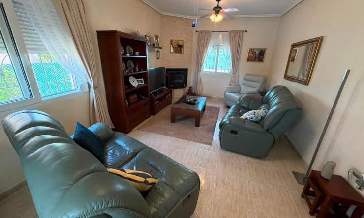 Resale - Villa -
Los Montesinos - La Herrada