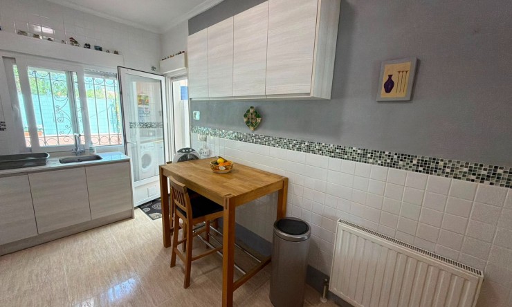 Resale - Villa -
Los Montesinos - La Herrada