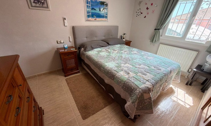 Resale - Villa -
Los Montesinos - La Herrada