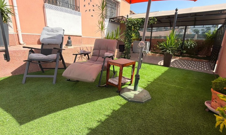 Resale - Villa -
Los Montesinos - La Herrada
