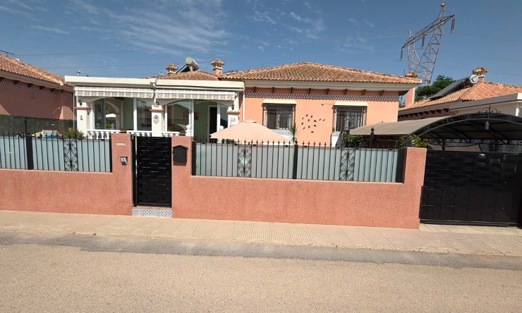 Resale - Villa -
Los Montesinos - La Herrada