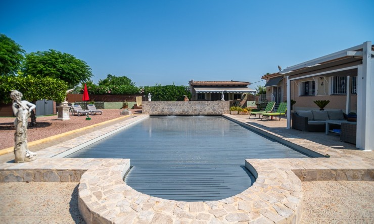Resale - Villa -
CATRAL - Catral