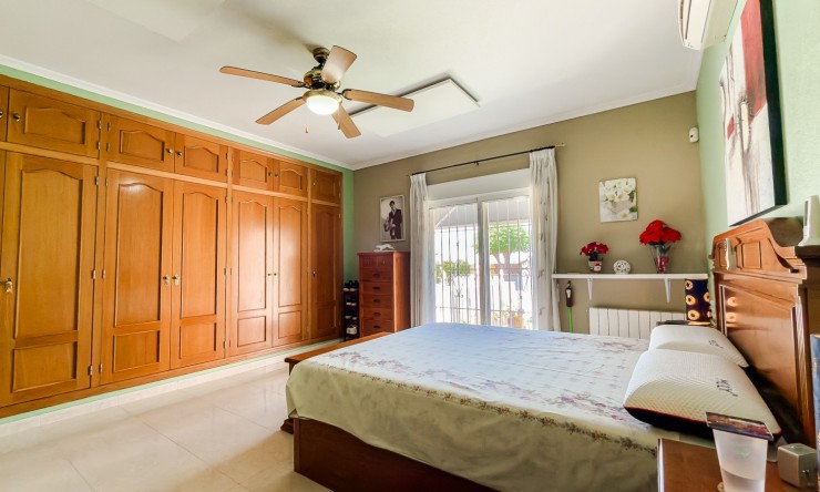 Resale - Villa -
CATRAL - Catral