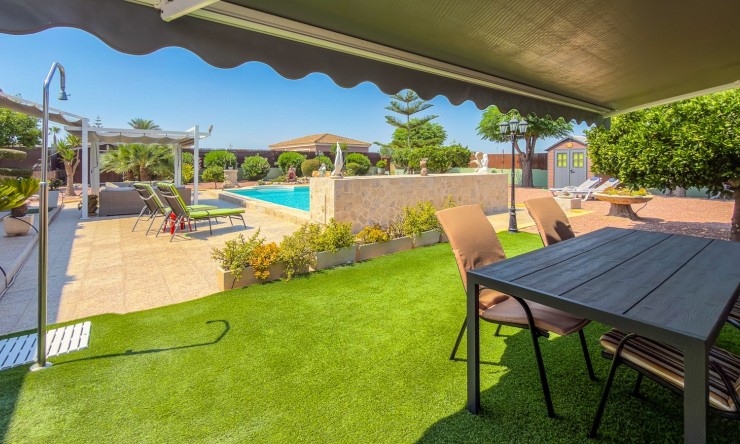 Resale - Villa -
CATRAL - Catral