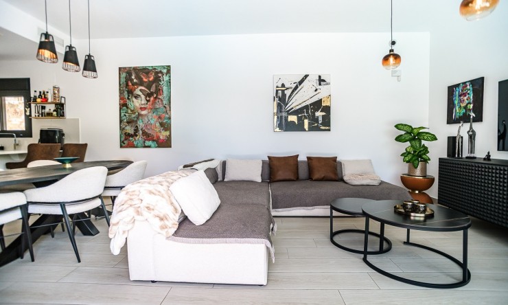 Resale - Villa -
ALGORFA - La Finca Golf
