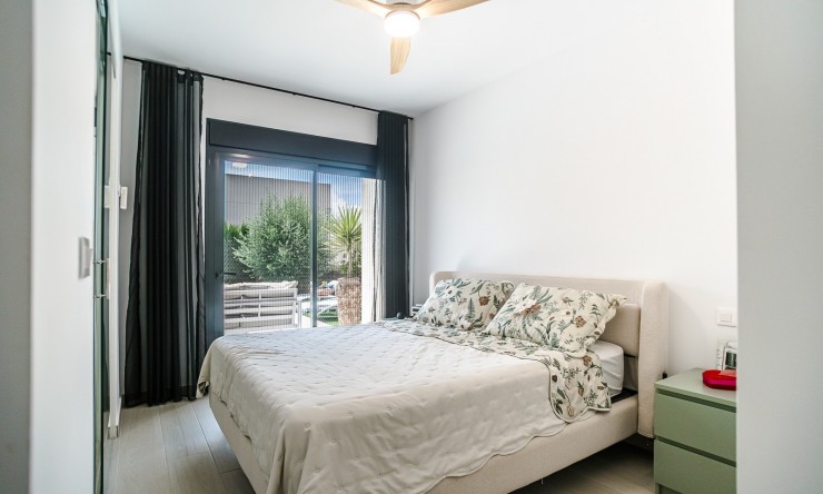 Resale - Villa -
ALGORFA - La Finca Golf
