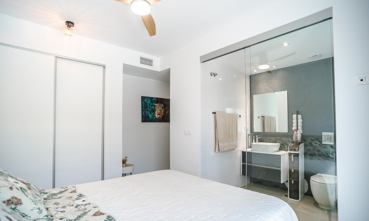Resale - Villa -
ALGORFA - La Finca Golf