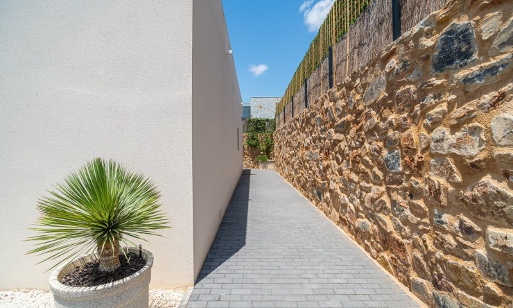 Resale - Villa -
ALGORFA - La Finca Golf