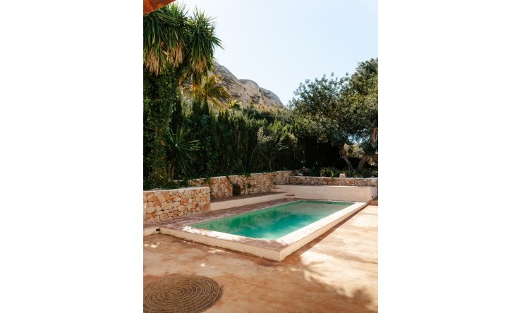 Resale - Villa -
Denia - El Montgó