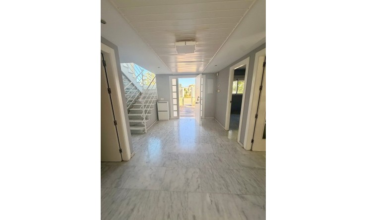 Reventa - Villa -
La Manga del Mar Menor