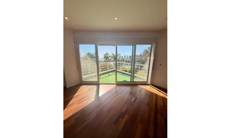 Reventa - Villa -
La Manga del Mar Menor