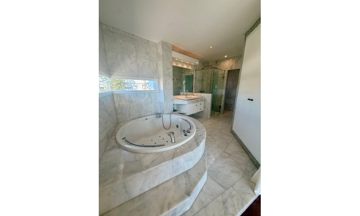 Reventa - Villa -
La Manga del Mar Menor