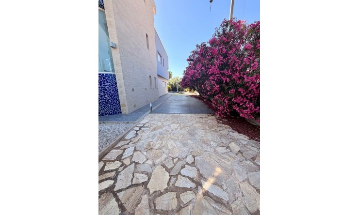 Reventa - Villa -
La Manga del Mar Menor