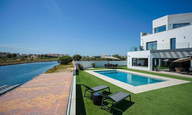 Reventa - Villa -
La Manga del Mar Menor