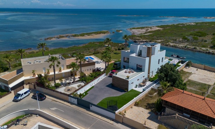 Reventa - Villa -
La Manga del Mar Menor