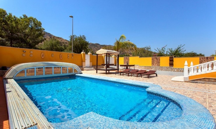Wiederverkauf - Villa -
Orihuela