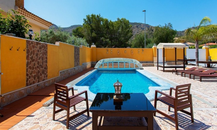 Wiederverkauf - Villa -
Orihuela