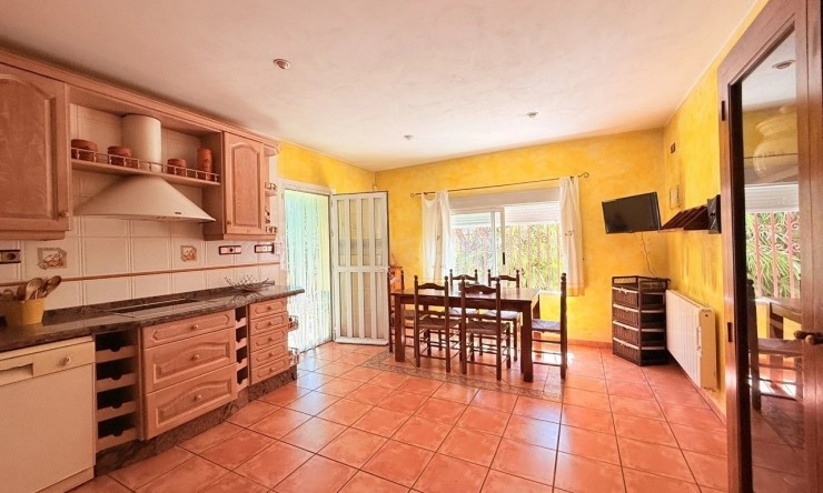 Resale - Villa -
Albir