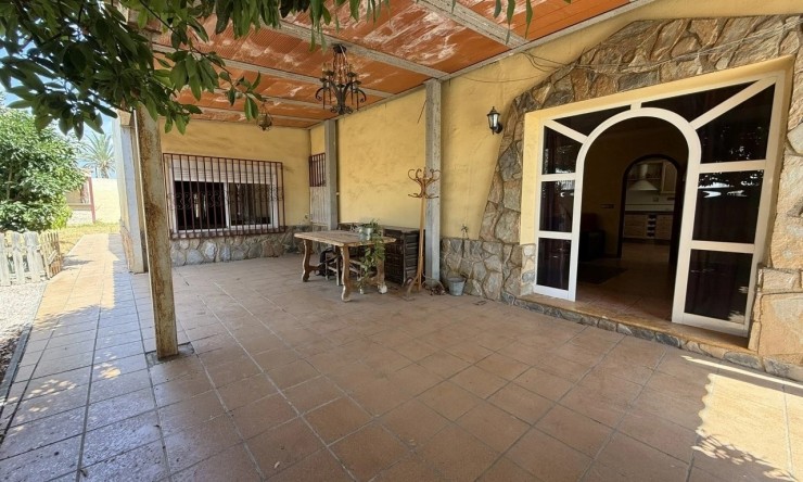 Resale - Villa -
Albir