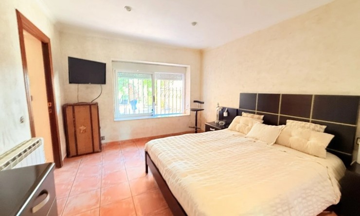 Resale - Villa -
Albir