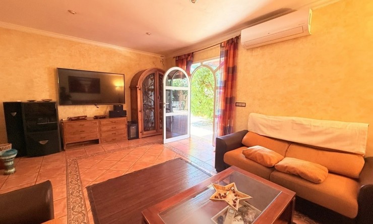 Resale - Villa -
Albir