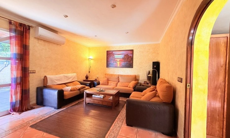 Resale - Villa -
Albir