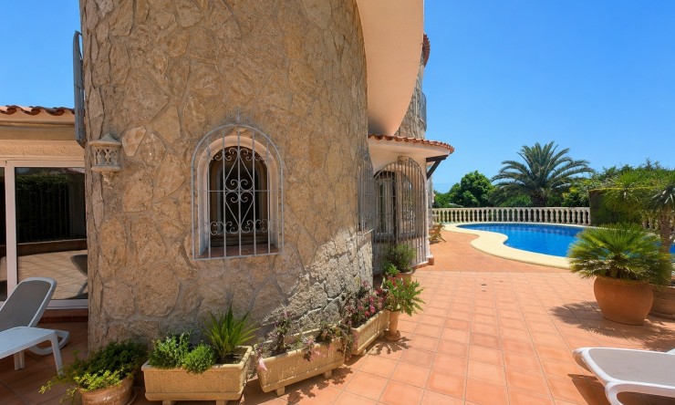 Resale - Villa -
Jávea / Xàbia - Portichol - Balcón al Mar