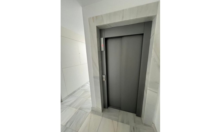 Revente - Appartement -
Orihuela Costa