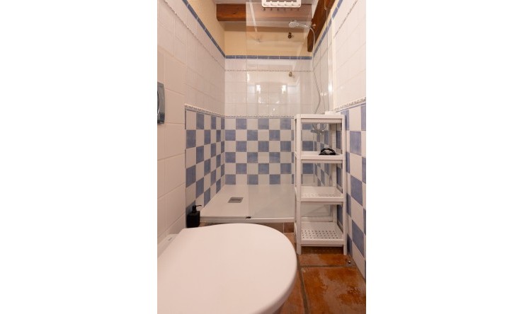 Resale - Commercial -
Sagra - Center