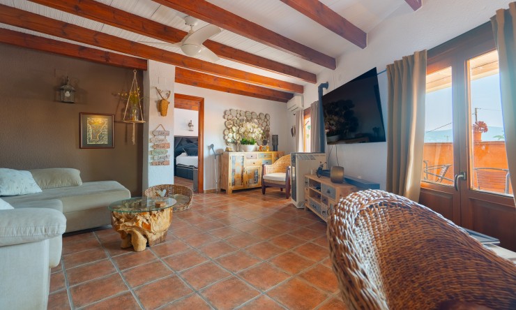Resale - Commercial -
Sagra - Center