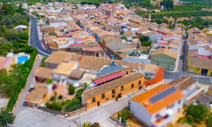 Resale - Commercial -
Sagra - Center