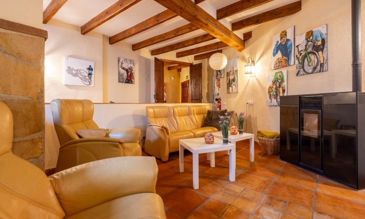 Resale - Commercial -
Sagra - Center